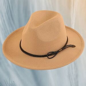 WIDE BRIM PANAMA STYLE HAT